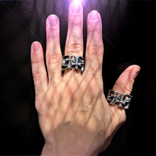 Cargar imagen en el visor de la galería, ANILLO CRUCES CHROME