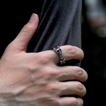 Cargar imagen en el visor de la galería, ANILLO CRANEOS GEMELOS