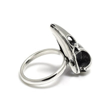 Cargar imagen en el visor de la galería, ANILLO CRANEO CUERVO