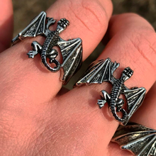 Cargar imagen en el visor de la galería, ANILLO DRAGÓN AJUSTABLE
