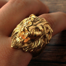 Cargar imagen en el visor de la galería, ANILLO LEÓN DORADO