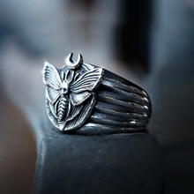 Cargar imagen en el visor de la galería, ANILLO MARIPOSA NOCTURNA