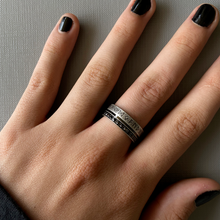 Cargar imagen en el visor de la galería, ANILLO RUNAS CRISTALES