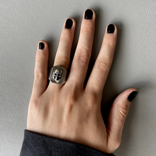 Cargar imagen en el visor de la galería, ANILLO SELLO CRANEO