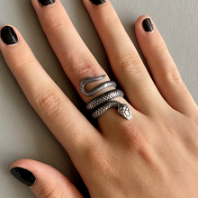 Cargar imagen en el visor de la galería, ANILLO BOA