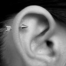 Cargar imagen en el visor de la galería, ARETE MINI FLECHA