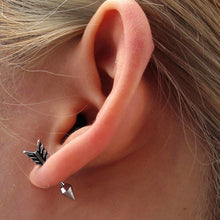 Cargar imagen en el visor de la galería, ARETE MINI FLECHA
