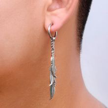 Cargar imagen en el visor de la galería, ARETE FEATHERS opción con o sin perforación