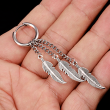 Cargar imagen en el visor de la galería, ARETE FEATHERS opción con o sin perforación