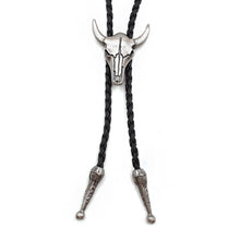 Cargar imagen en el visor de la galería, CORBATÍN CRÁNEO TORO