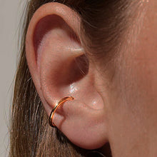 Cargar imagen en el visor de la galería, ARGOLLA SIN PERFO plata oro y negro