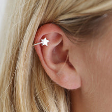 Cargar imagen en el visor de la galería, EAR CUFF ESTRELLA MINI
