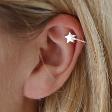 Cargar imagen en el visor de la galería, EAR CUFF ESTRELLA MINI