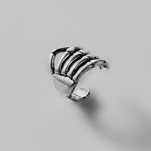 Cargar imagen en el visor de la galería, PIERCING FALSO LABIO ESQUELETO