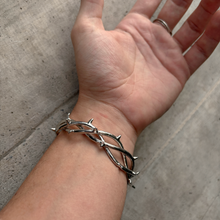 Cargar imagen en el visor de la galería, BRAZALETE CROWN
