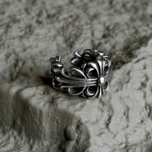 Cargar imagen en el visor de la galería, ANILLO CHROME FLOWER
