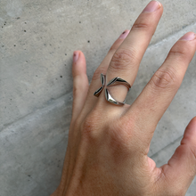 Cargar imagen en el visor de la galería, ANILLO MONOGRAM
