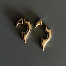 Cargar imagen en el visor de la galería, ARETE WING DORADO
