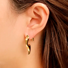 Cargar imagen en el visor de la galería, ARETE WING DORADO
