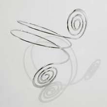 Cargar imagen en el visor de la galería, ENDLESS SPIRAL BRAZALETE

