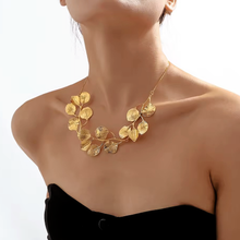 Cargar imagen en el visor de la galería, COLLAR EUCALIPTUS
