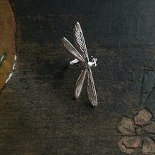 Cargar imagen en el visor de la galería, EAR CUFF LIBELULA
