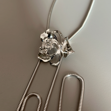 Cargar imagen en el visor de la galería, CORBATÍN ROSE
