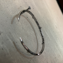 Cargar imagen en el visor de la galería, BRAZALETE ESPINAS
