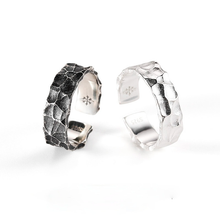 Cargar imagen en el visor de la galería, ANILLO ARGOLLA ROCA

