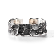 Cargar imagen en el visor de la galería, ANILLO ARGOLLA ROCA
