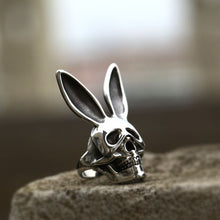 Cargar imagen en el visor de la galería, ANILLO PLAYBOY SKULL
